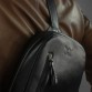 Чоловіча шкіряна нагрудна сумка Chest bag чорного кольору BlankNote